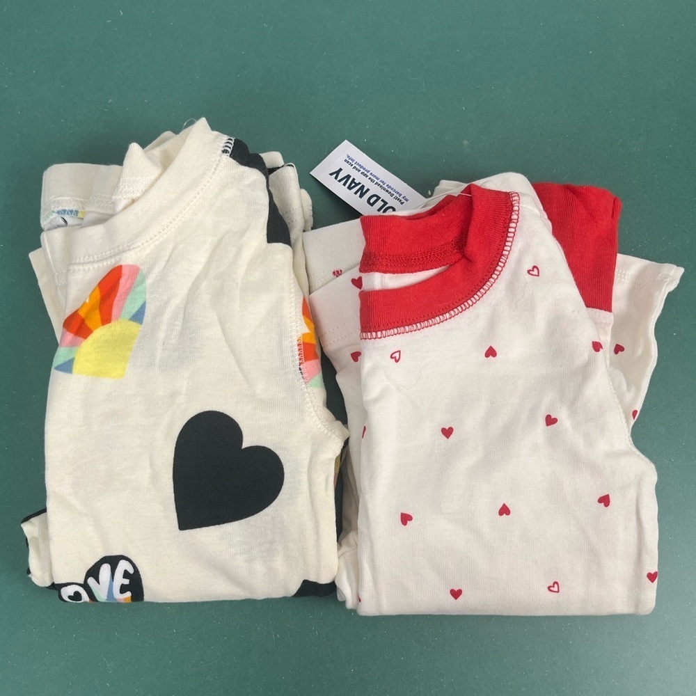 NWT Set of two old navy heart pajamas size xs (5)